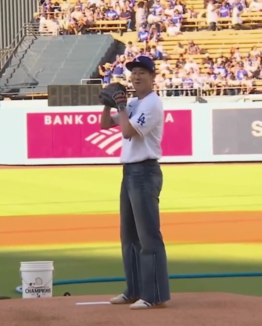 和大谷翔平谁是亚洲一哥？孙兴慜为道奇开球